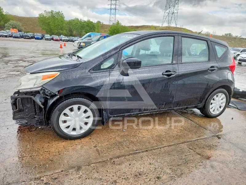 2015 Nissan VERSA photo