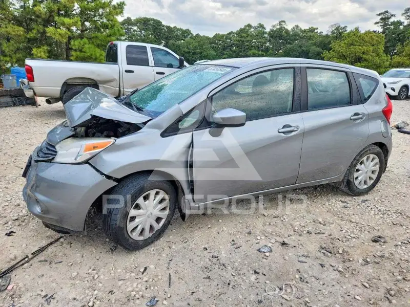 2015 Nissan VERSA photo