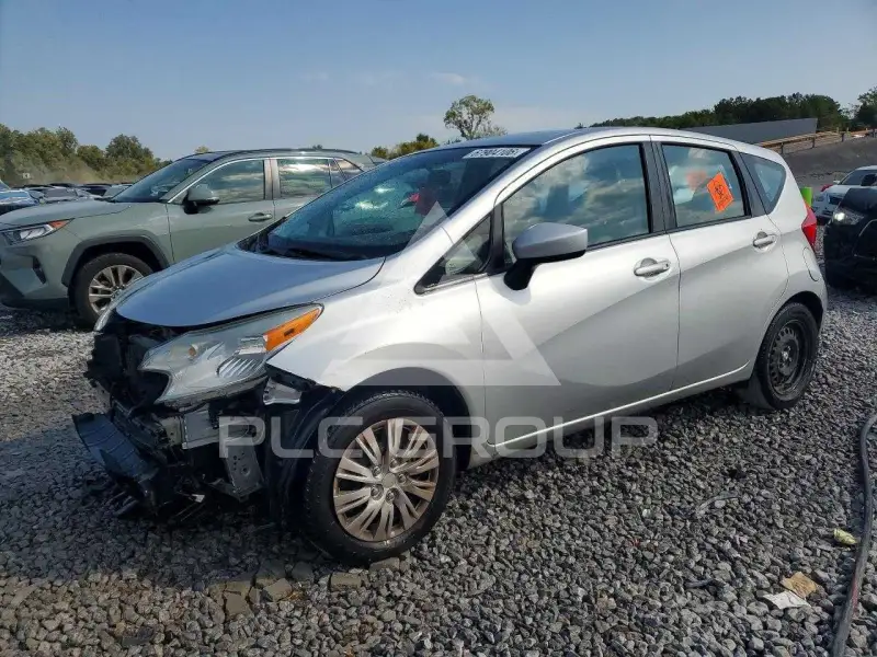 2015 Nissan VERSA фото