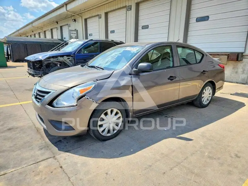 2015 Nissan VERSA фото