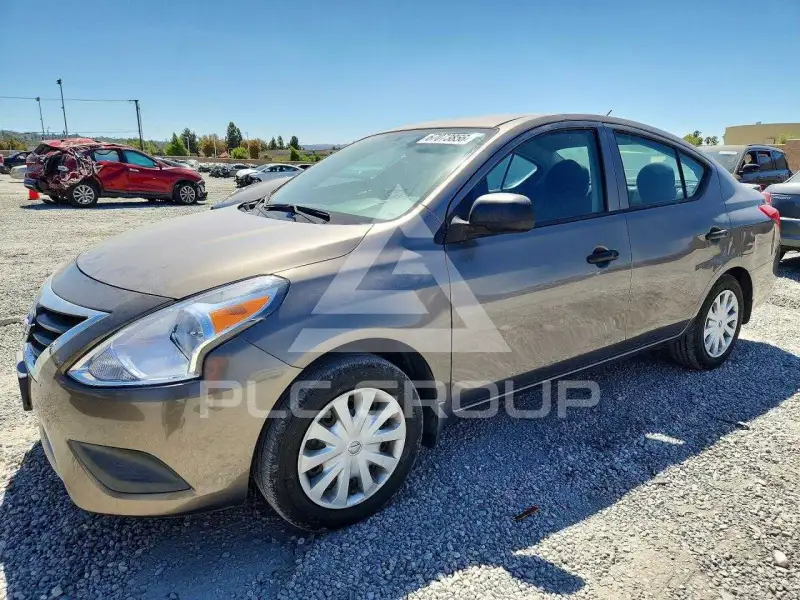2015 Nissan VERSA photo