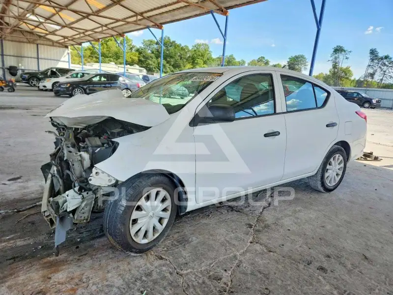 2015 Nissan VERSA фото