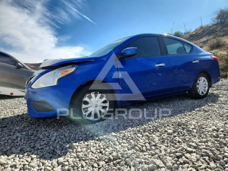 2015 Nissan VERSA photo