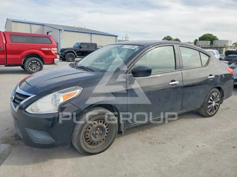 2015 Nissan VERSA photo