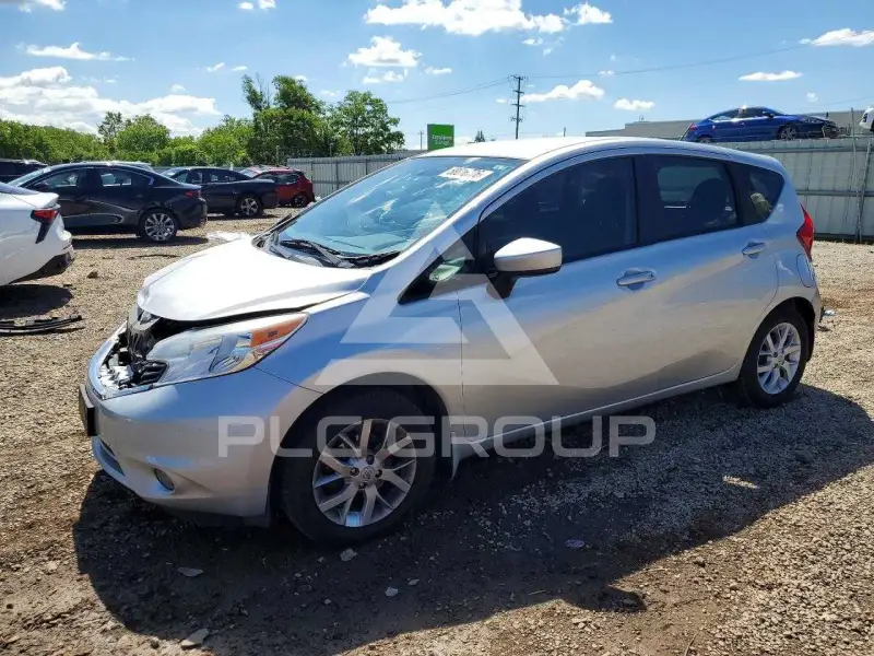 2015 Nissan VERSA фото