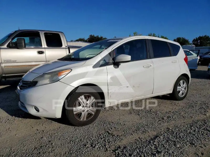 2015 Nissan VERSA фото