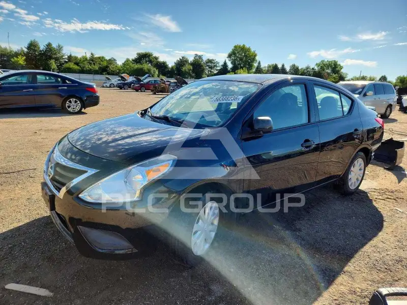 2015 Nissan VERSA photo