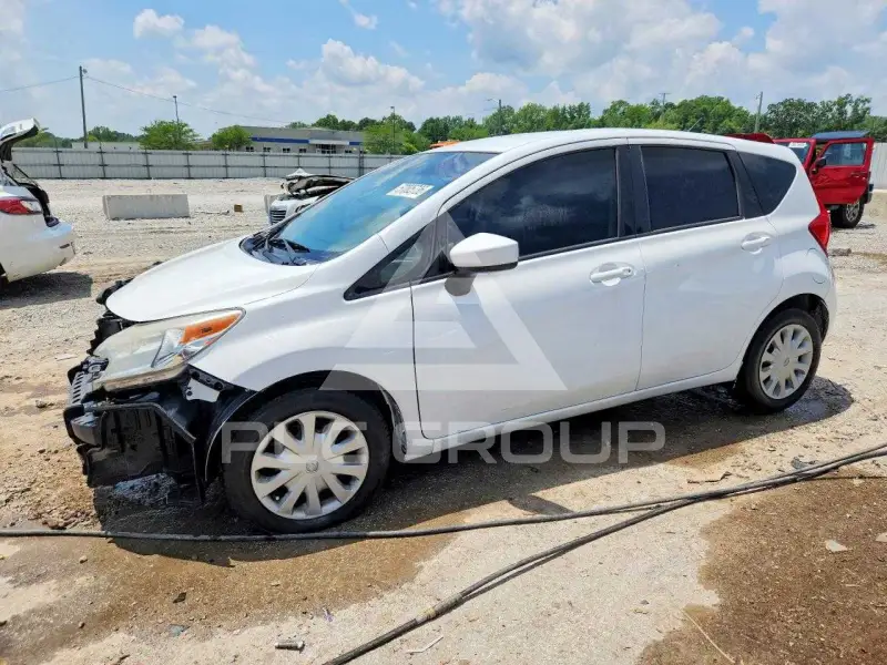 2015 Nissan VERSA фото