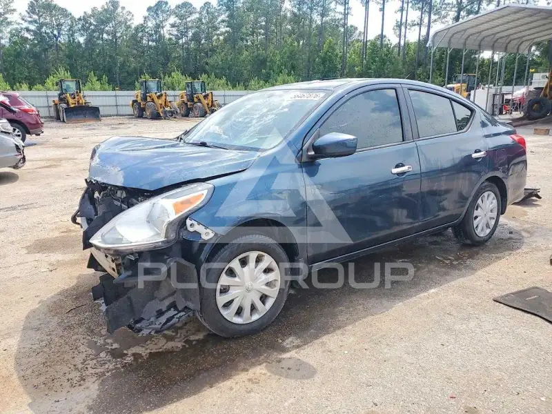 2015 Nissan VERSA фото