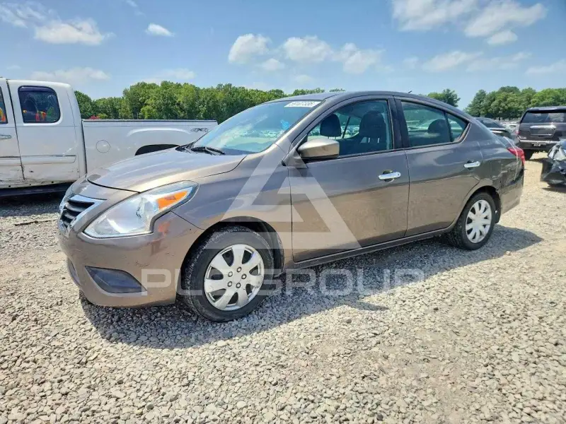 2015 Nissan VERSA фото