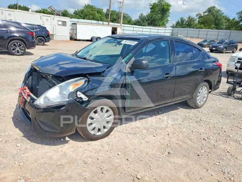 2015 Nissan VERSA photo
