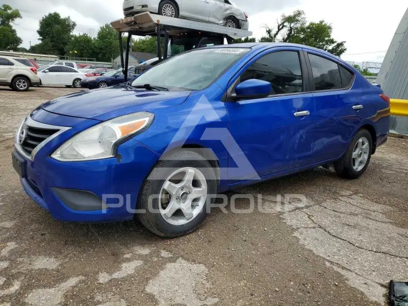 2015 Nissan VERSA фото