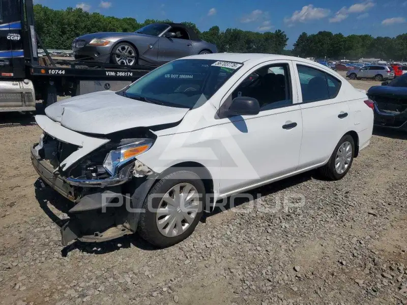 2015 Nissan VERSA фото