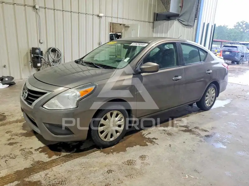 2015 Nissan VERSA фото
