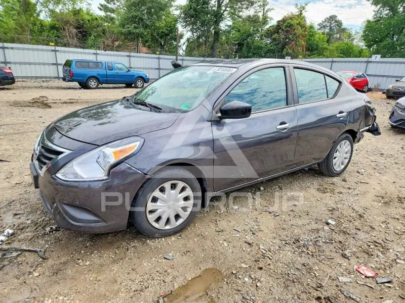 2015 Nissan VERSA фото