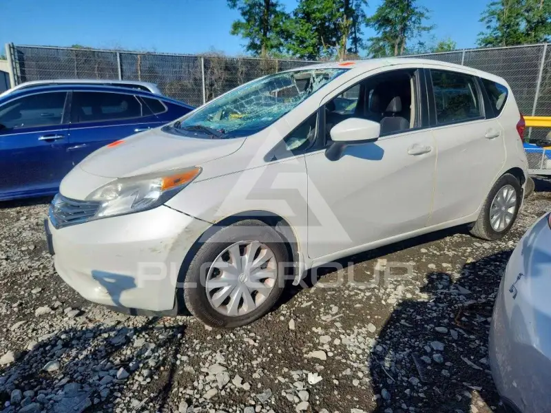 2015 Nissan VERSA фото