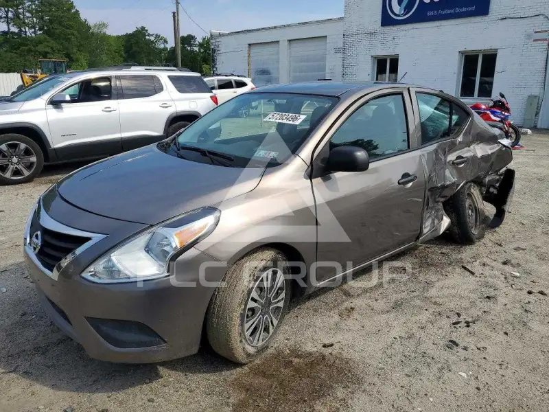 2015 Nissan VERSA фото