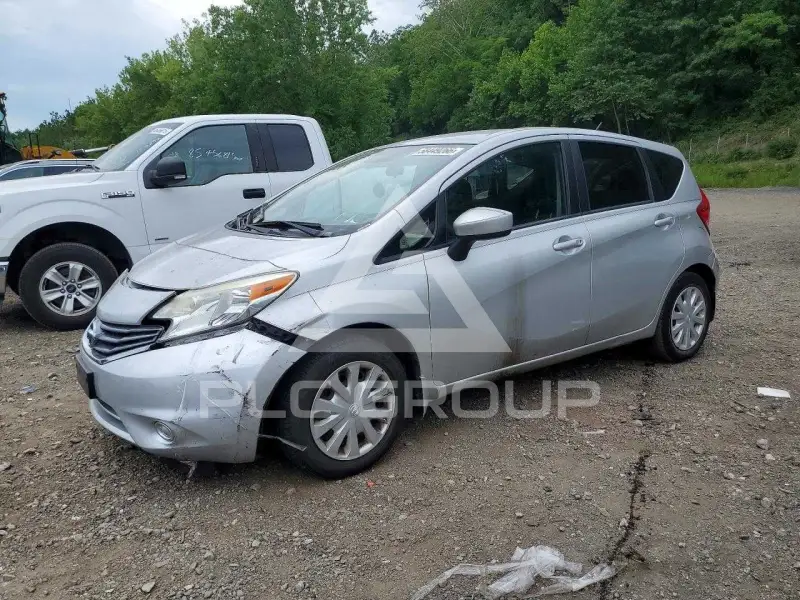2015 Nissan VERSA фото