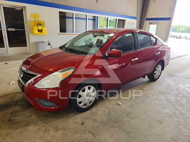 2015 Nissan VERSA фото