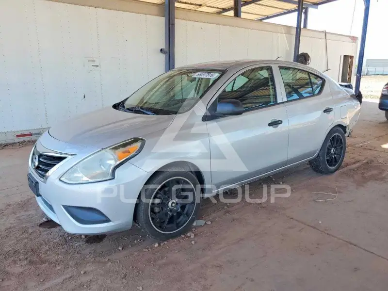 2015 Nissan VERSA photo
