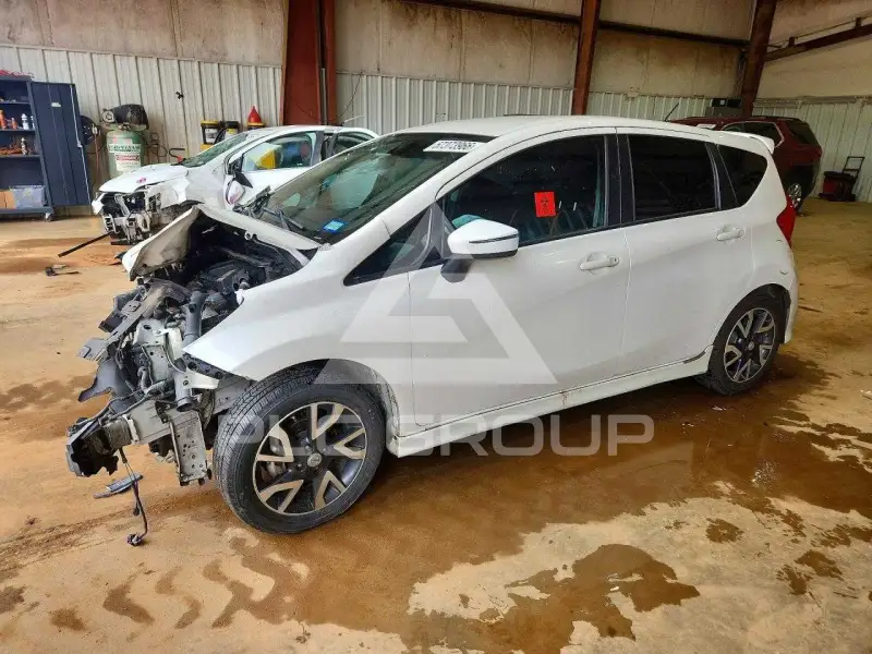 2015 Nissan VERSA фото