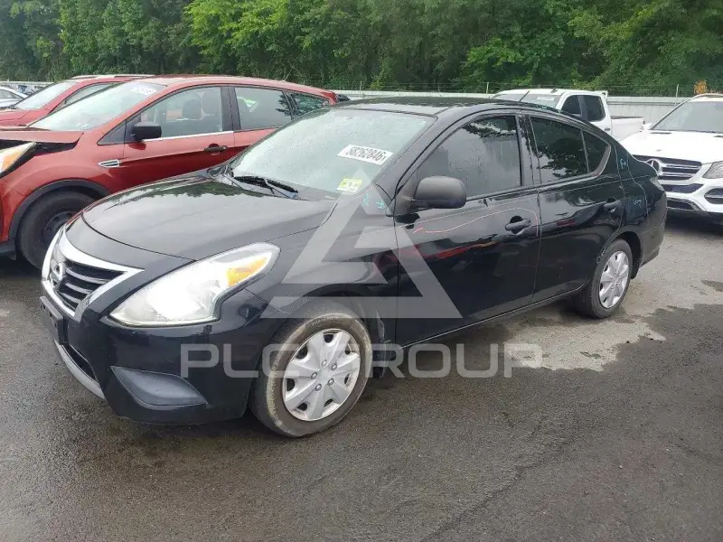 2015 Nissan VERSA фото