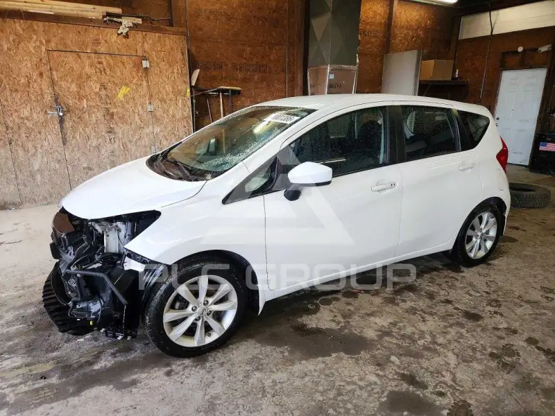 2015 Nissan VERSA фото