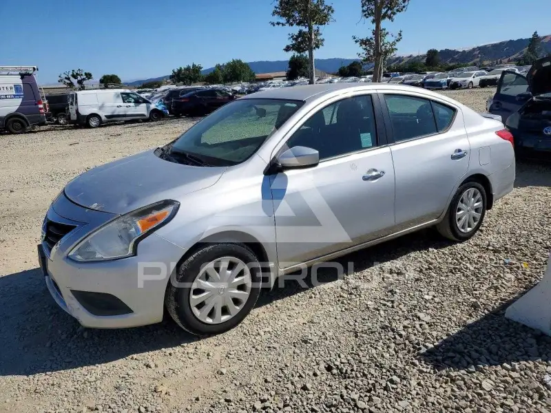 2015 Nissan VERSA фото