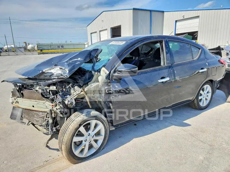2015 Nissan VERSA фото