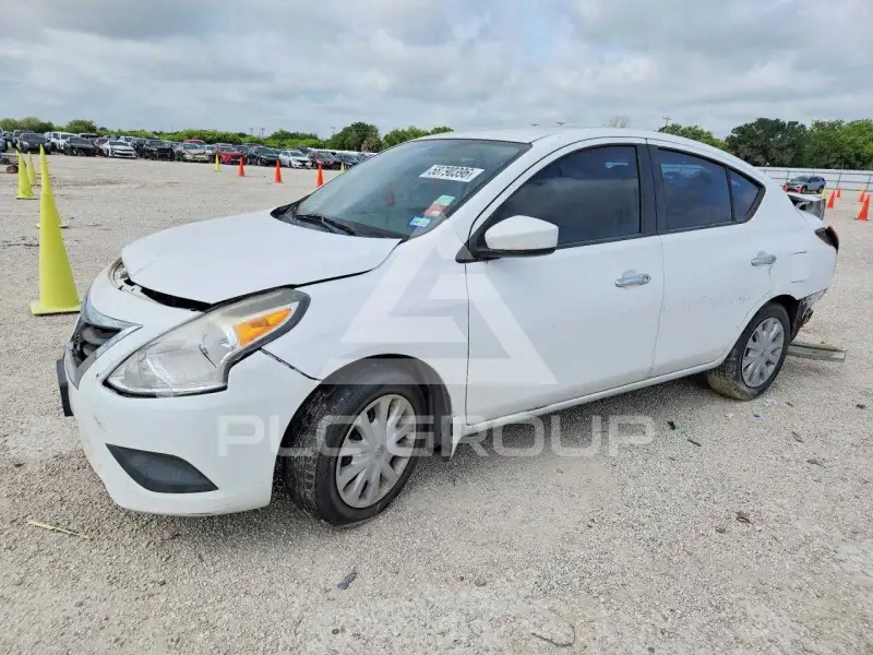 2015 Nissan VERSA photo