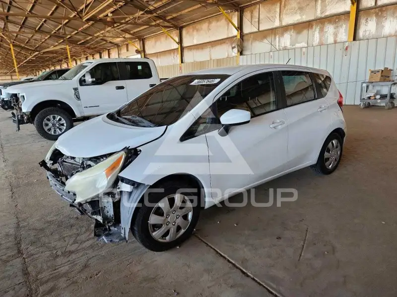 2015 Nissan VERSA photo