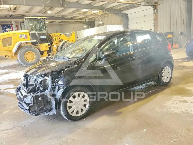 2015 Nissan VERSA фото