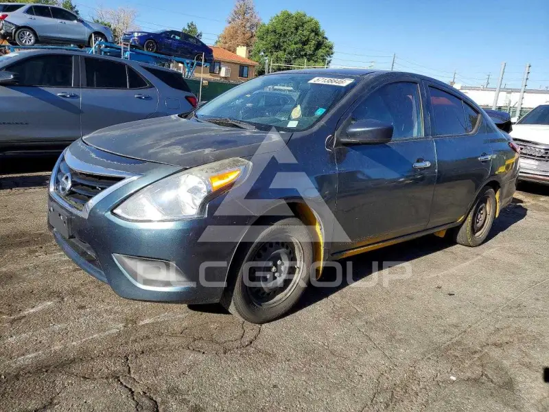 2015 Nissan VERSA photo