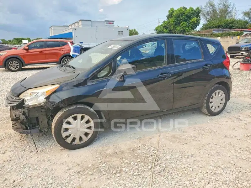 2015 Nissan VERSA photo