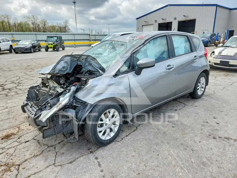 2015 Nissan VERSA фото
