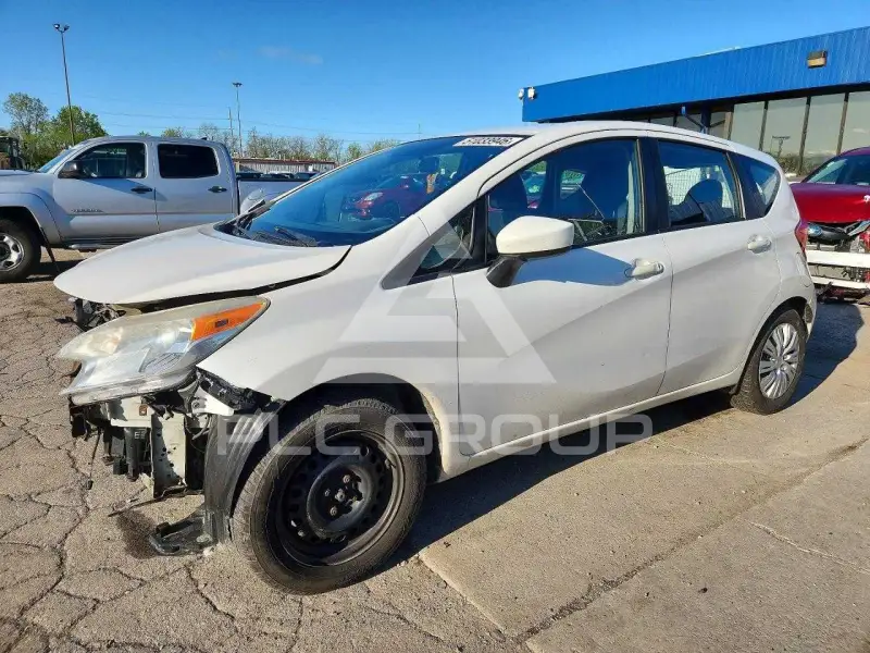 2015 Nissan VERSA фото