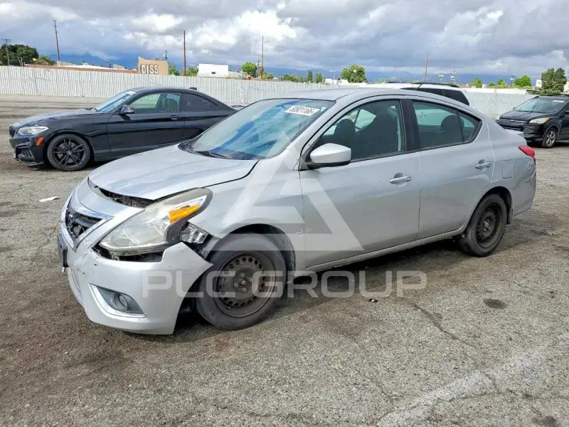 2015 Nissan VERSA фото
