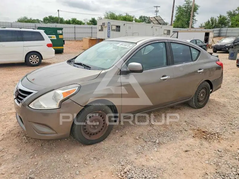 2015 Nissan VERSA фото
