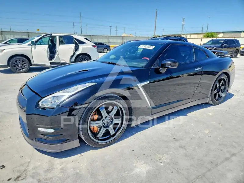 2015 Nissan GTR фото