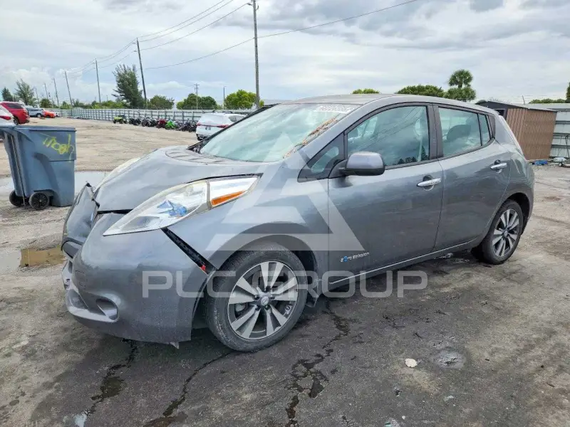 2015 Nissan LEAF photo