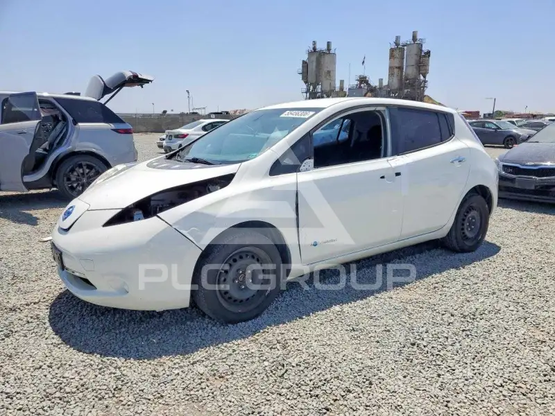 2015 Nissan LEAF photo