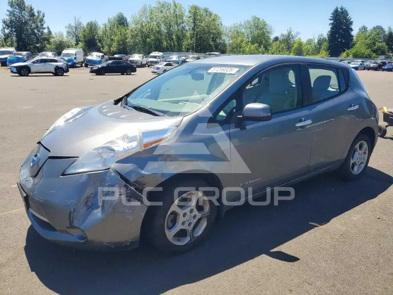 2015 Nissan LEAF фото