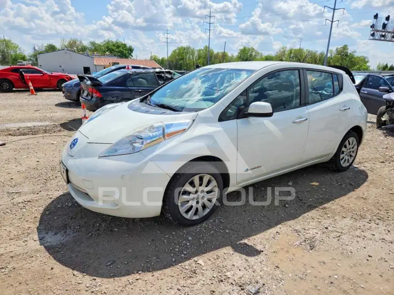 2015 Nissan LEAF фото