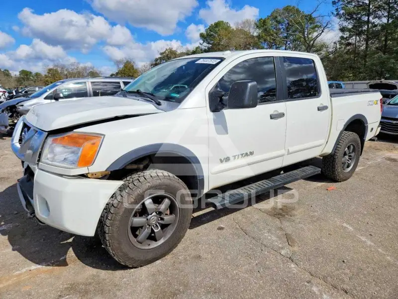 2015 Nissan TITAN фото