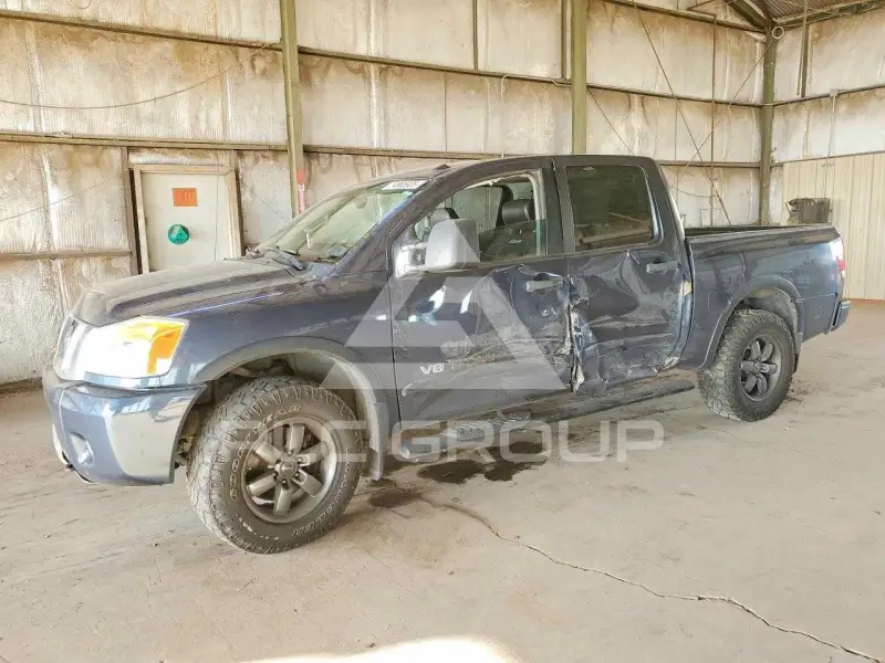 2015 Nissan TITAN фото