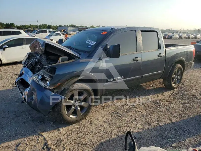2015 Nissan TITAN photo