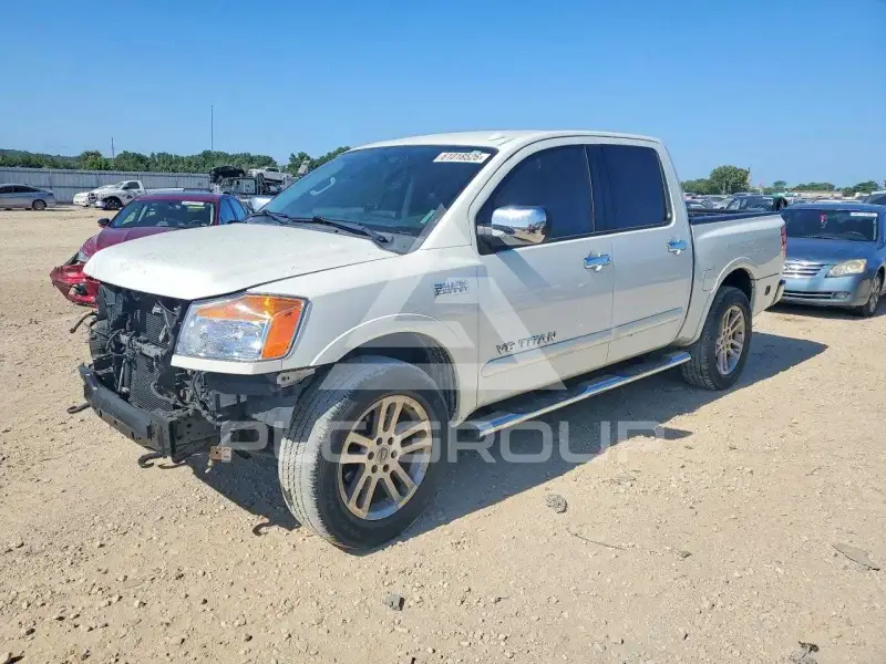 2015 Nissan TITAN фото