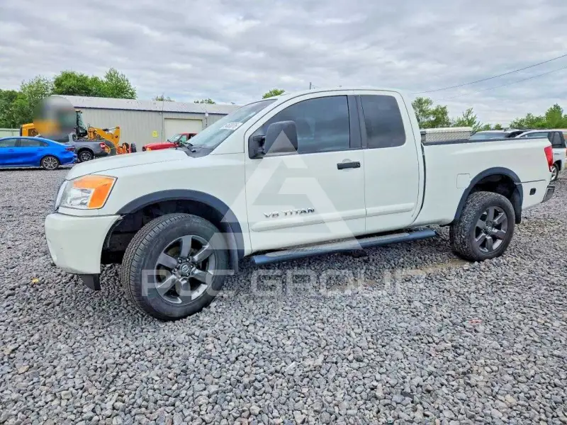 2015 Nissan TITAN фото