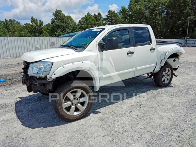 2015 Nissan TITAN фото