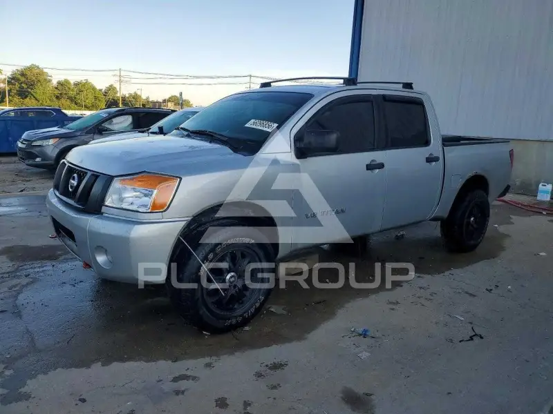 2015 Nissan TITAN фото